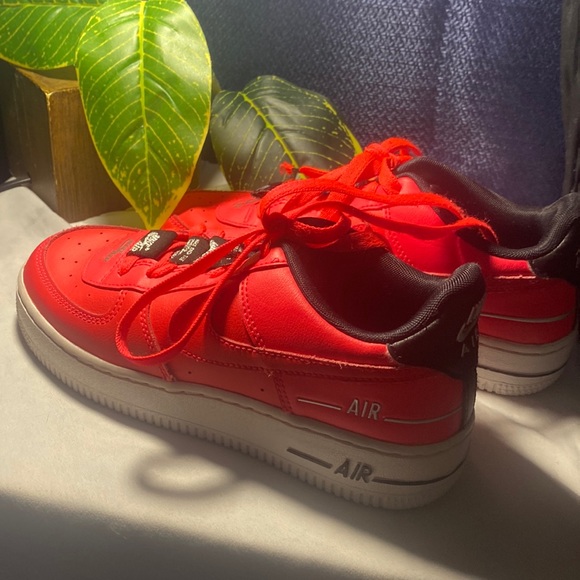 Nike Other - Sold Nike Air Force 1 LV8 3 CJ4092-600 size 4Y Red unisex like new condition